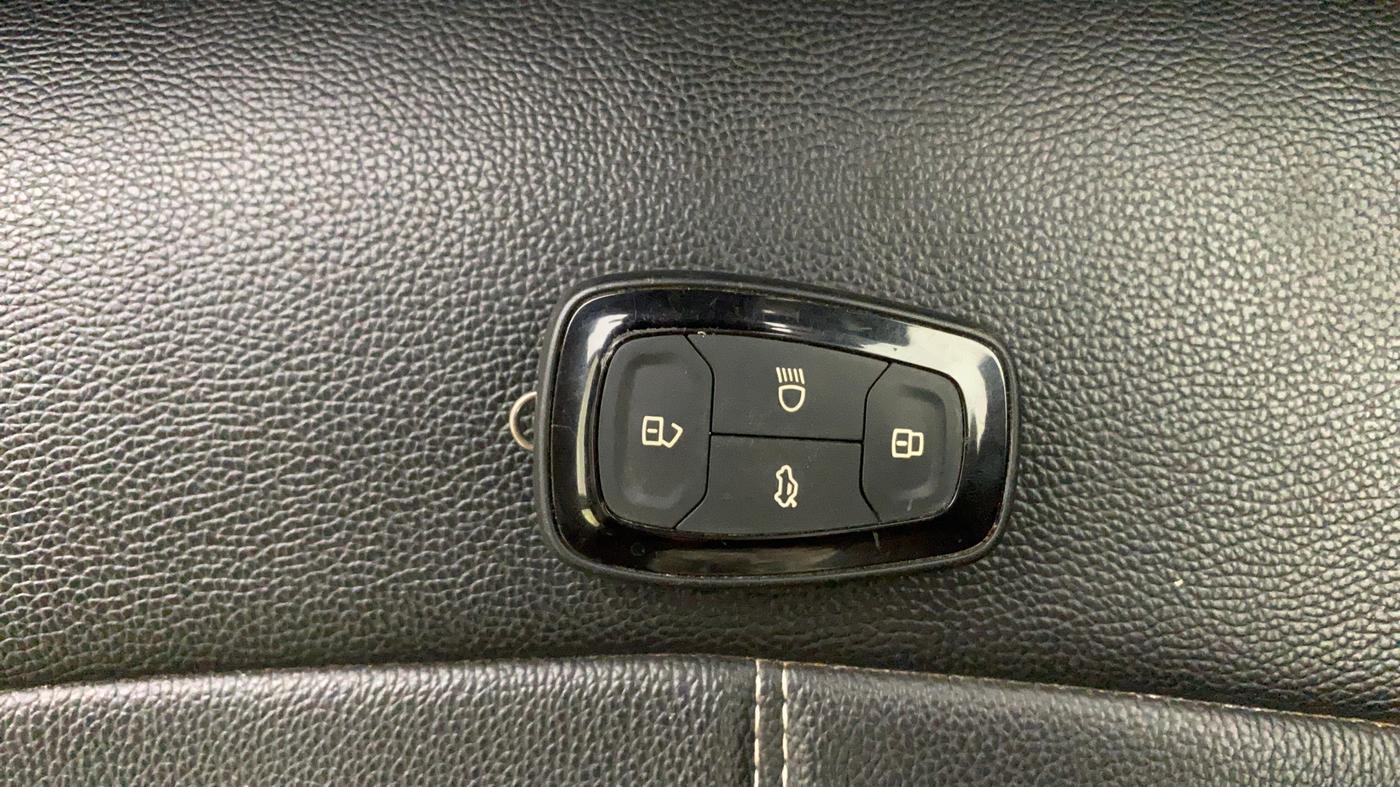 2022 Tata TIAGO NRG XZ MT, Petrol, Manual, 20,159 km, Key Close Up