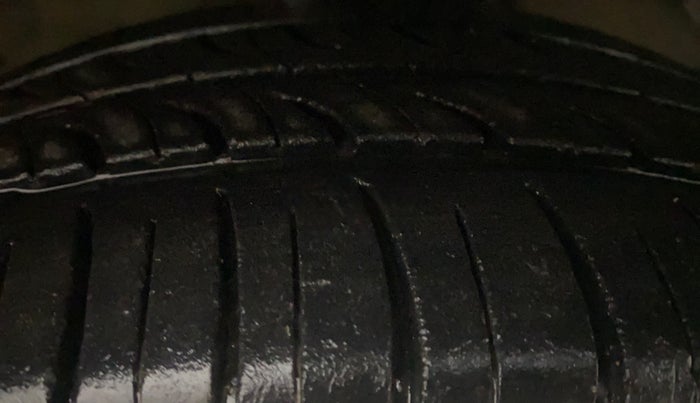 2015 Maruti Baleno SIGMA PETROL 1.2, Petrol, Manual, 62,634 km, Right Front Tyre Tread