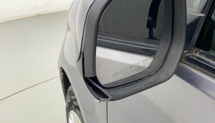 2012 Maruti Ritz VDI, Diesel, Manual, 1,24,543 km, Left rear-view mirror - Cover has minor damage