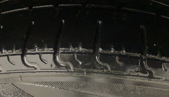 2015 Hyundai Grand i10 ASTA AT 1.2 KAPPA VTVT, Petrol, Automatic, 91,425 km, Right Front Tyre Tread