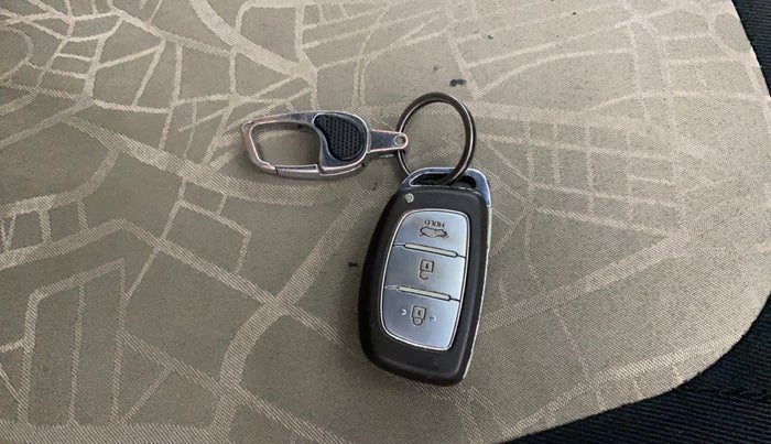 2015 Hyundai Grand i10 ASTA AT 1.2 KAPPA VTVT, Petrol, Automatic, 91,425 km, Key Close Up