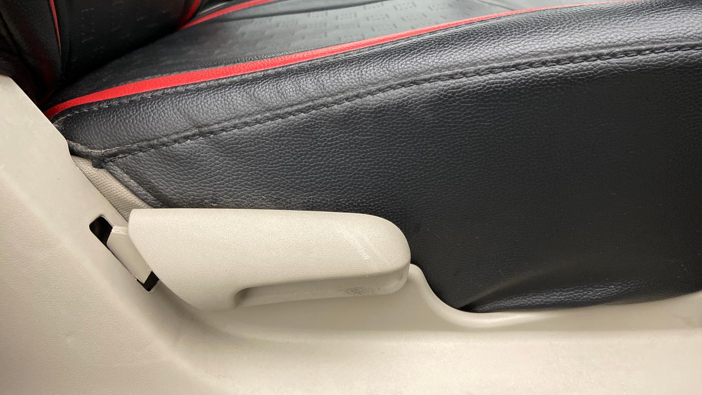 2020 Maruti Celerio VXI (O) CNG, CNG, Manual, 49,984 km, Driver Side Adjustment Panel