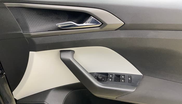 2022 Skoda KUSHAQ AMBITION 1.0L TSI AT, Petrol, Automatic, 62,833 km, Driver Side Door Panels Control