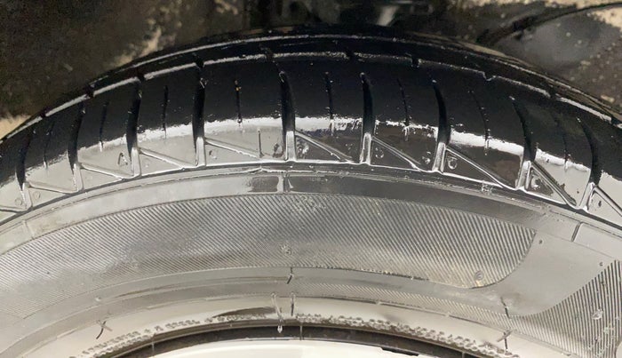 2022 Maruti Alto VXI, Petrol, Manual, 16,224 km, Right Front Tyre Tread