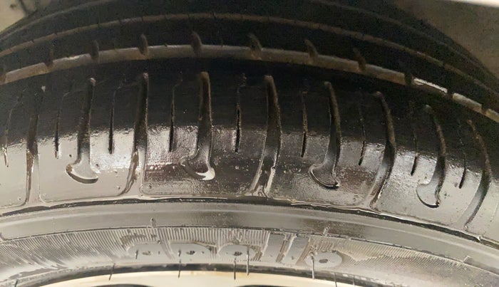 2017 Hyundai Grand i10 ASTA 1.2 KAPPA VTVT, Petrol, Manual, 31,302 km, Right Rear Tyre Tread