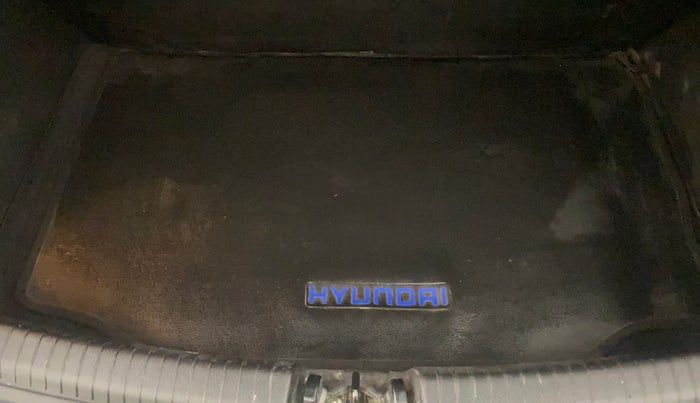 2017 Hyundai Grand i10 ASTA 1.2 KAPPA VTVT, Petrol, Manual, 31,302 km, Boot Inside