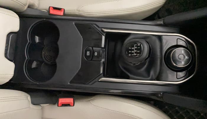 2021 Tata Safari XZ PLUS GOLD 6 S, Diesel, Manual, 64,435 km, Gear Lever