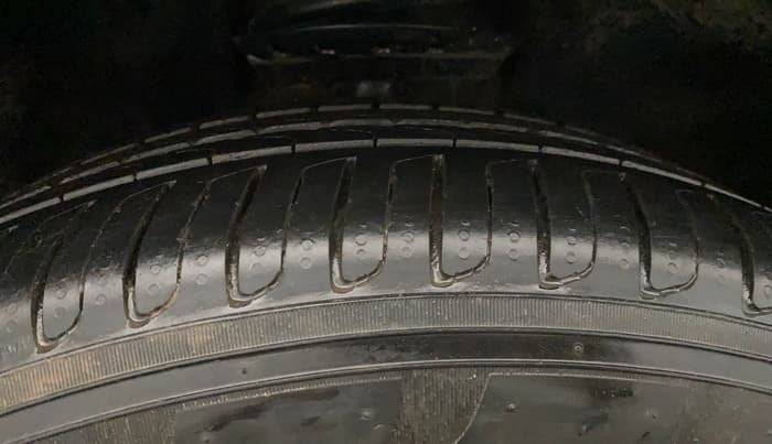 2021 Tata Safari XZ PLUS GOLD 6 S, Diesel, Manual, 64,435 km, Left Front Tyre Tread