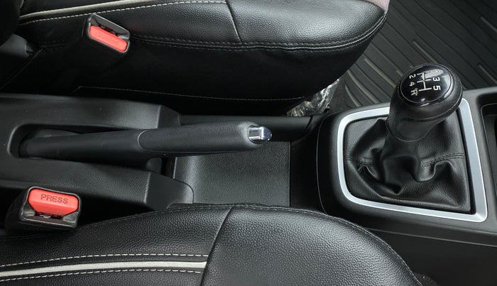 2018 Maruti Swift VXI, Petrol, Manual, 43,660 km, Gear Lever
