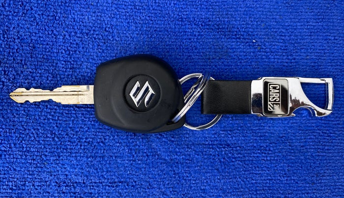 2018 Maruti Swift VXI, Petrol, Manual, 43,660 km, Key Close Up