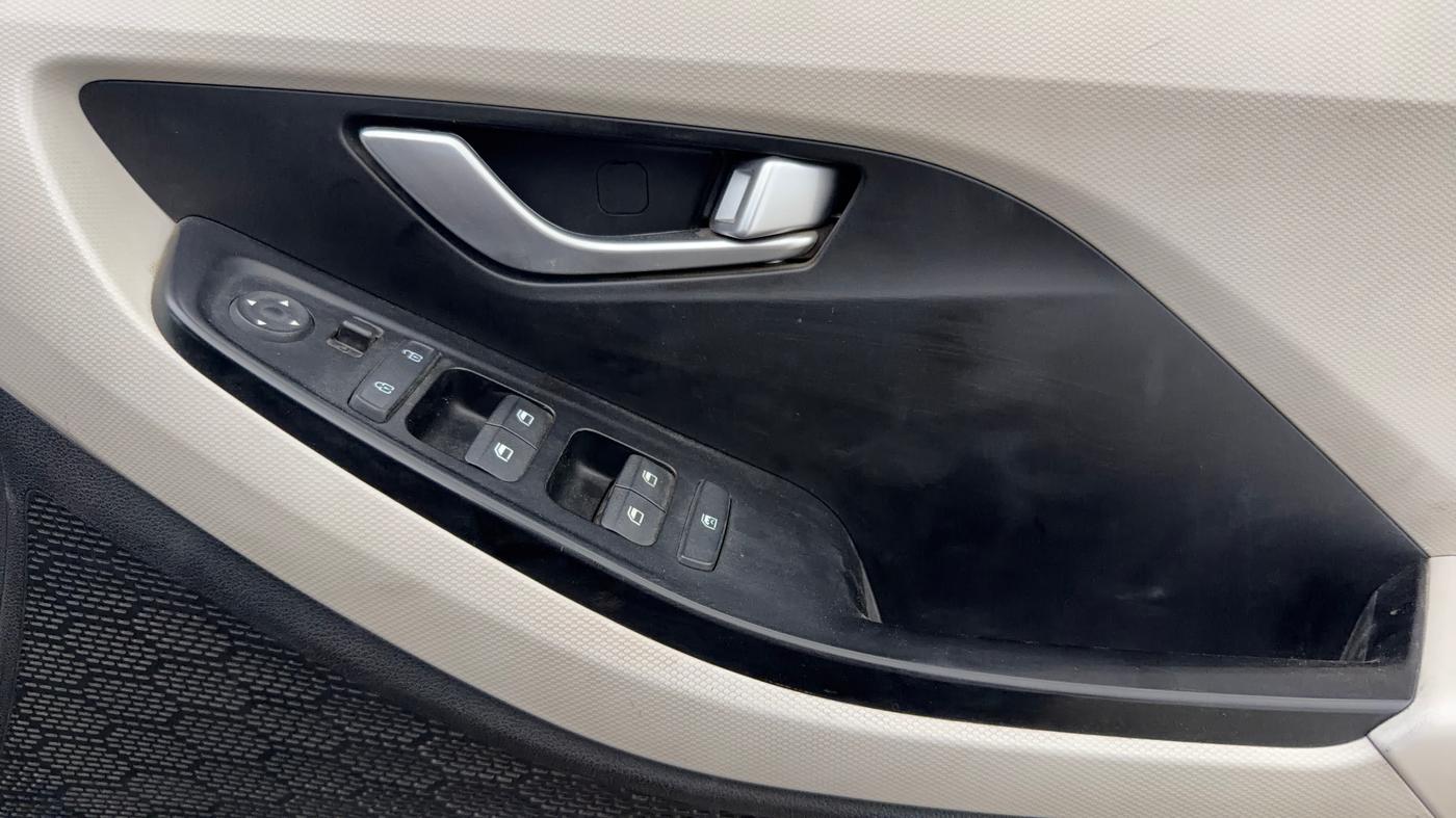 2021 Hyundai Creta S 1.5 DIESEL, Diesel, Manual, 66,107 km, Driver Side Door Panels Control
