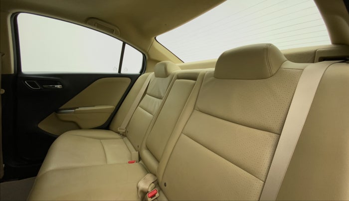 2017 Honda City 1.5L I-VTEC VX CVT, Petrol, Automatic, 40,742 km, Right Side Rear Door Cabin
