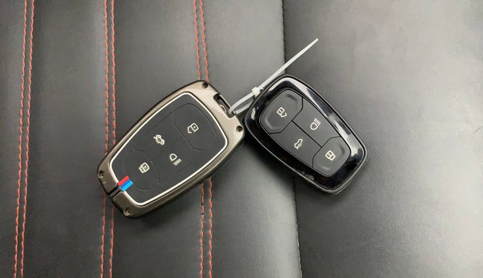 2023 Tata NEXON CREATIVE PLUS S 1.2 REVOTRON 6 MT, Petrol, Manual, 19,397 km, Key Close Up