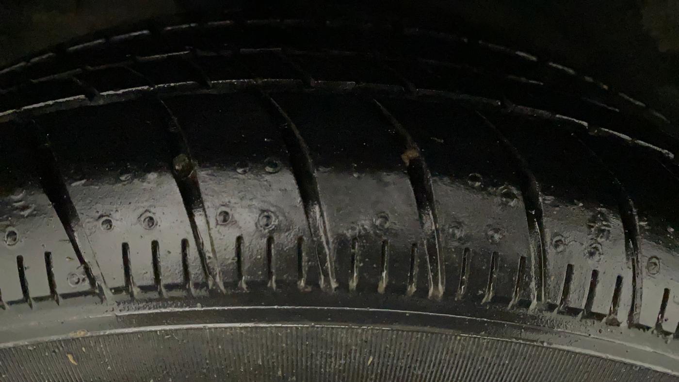 2018 Maruti Celerio X ZXI AMT, CNG, Automatic, 1,01,581 km, Right Front Tyre Tread