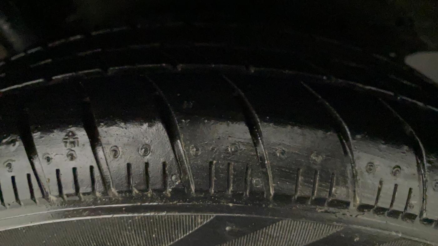 2018 Maruti Celerio X ZXI AMT, CNG, Automatic, 1,01,581 km, Left Front Tyre Tread