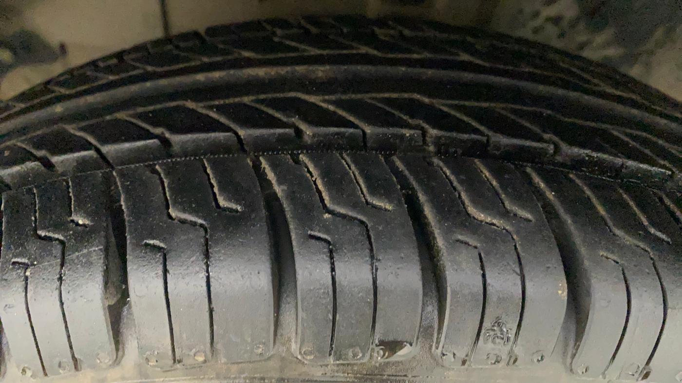 2016 Datsun Redi Go S, Petrol, Manual, 58,107 km, Left Front Tyre Tread