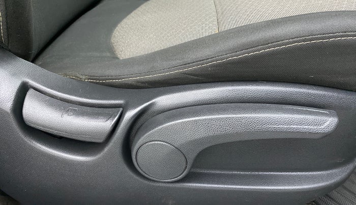 2018 Hyundai Creta 1.6 CRDI SX PLUS AUTO, Diesel, Automatic, 75,071 km, Driver Side Adjustment Panel