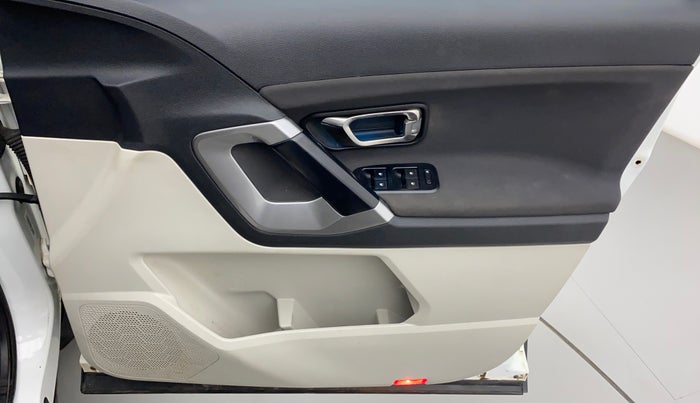 2022 Tata Safari XT PLUS, Diesel, Manual, 40,299 km, Driver Side Door Panels Control