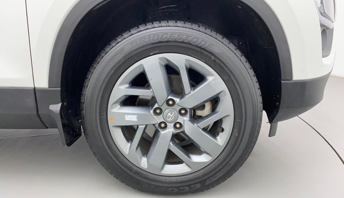 2022 Tata Safari XT PLUS, Diesel, Manual, 40,299 km, Right Front Wheel