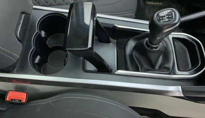 2022 Tata Safari XT PLUS, Diesel, Manual, 40,299 km, Gear Lever