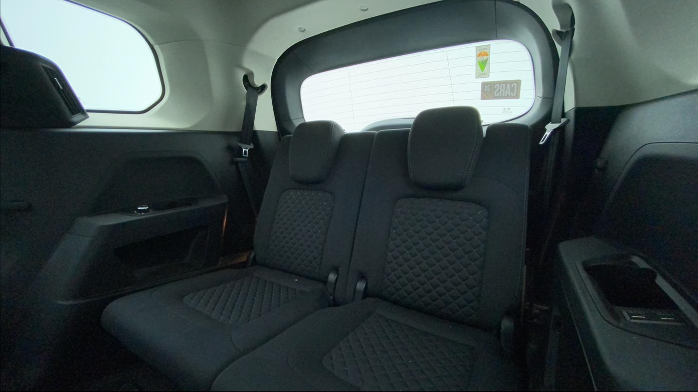 2022 Tata Safari XT PLUS, Diesel, Manual, 40,299 km, Third Seat Row ( optional )