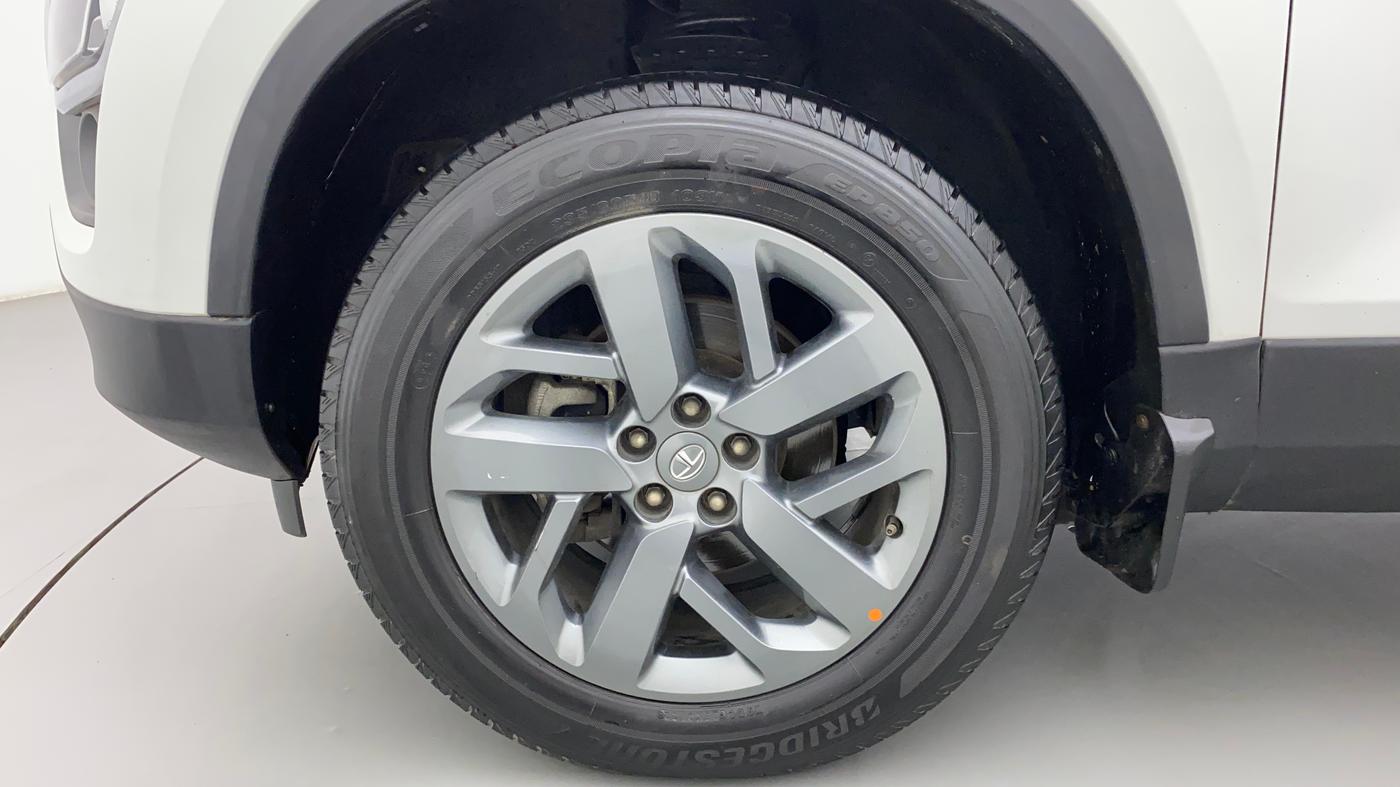 2022 Tata Safari XT PLUS, Diesel, Manual, 40,299 km, Left Front Wheel