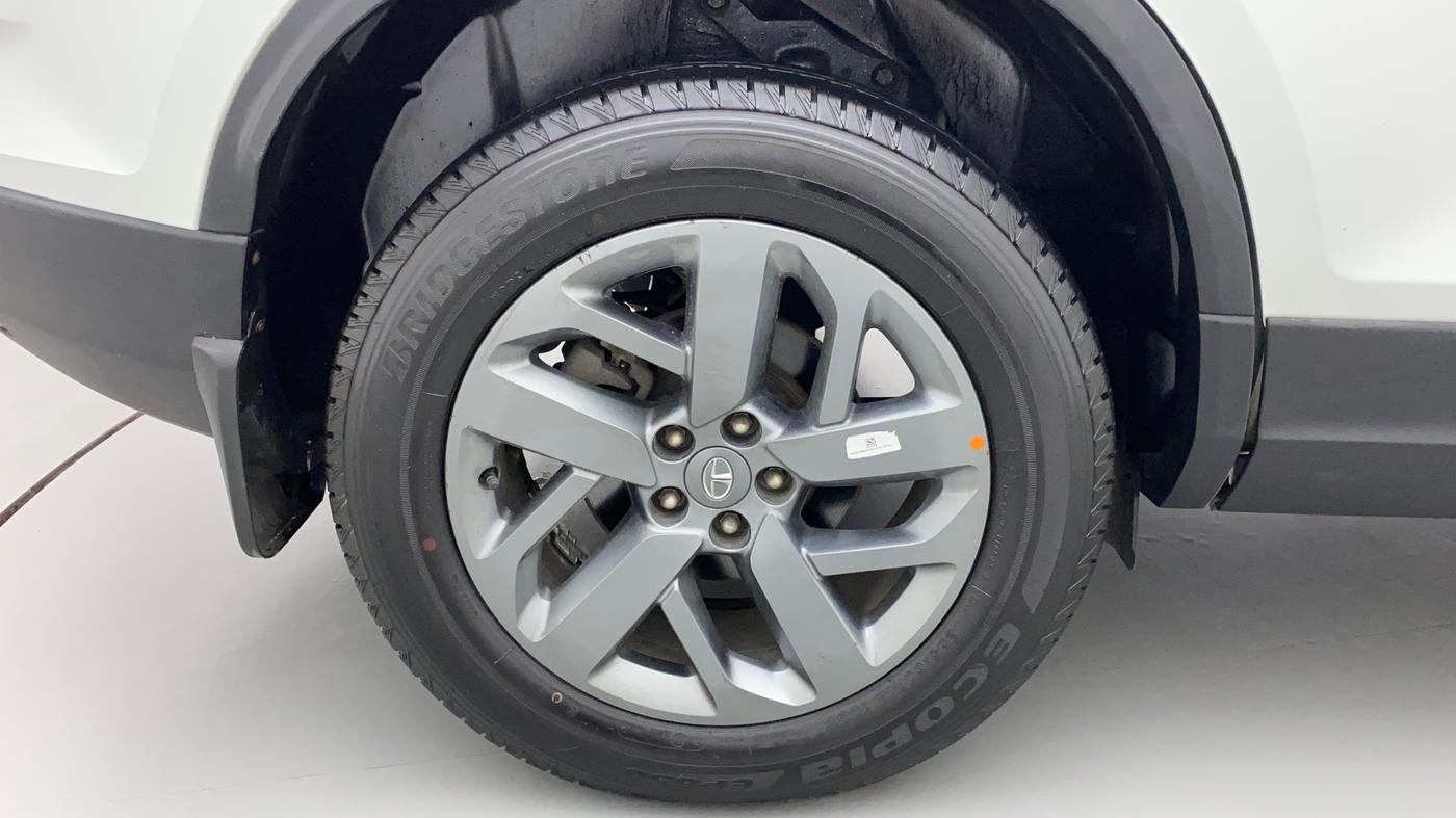 2022 Tata Safari XT PLUS, Diesel, Manual, 40,299 km, Right Rear Wheel