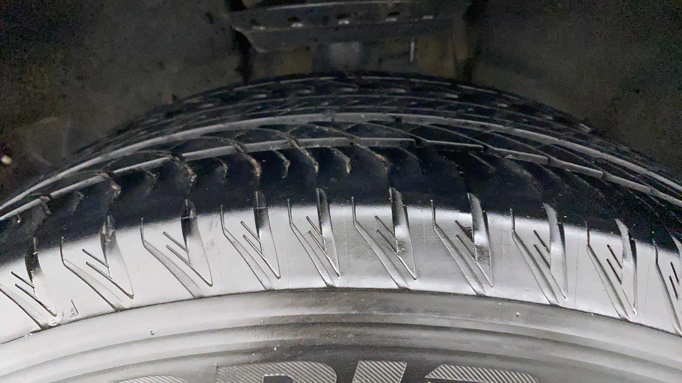 2022 Tata Safari XT PLUS, Diesel, Manual, 40,299 km, Left Front Tyre Tread