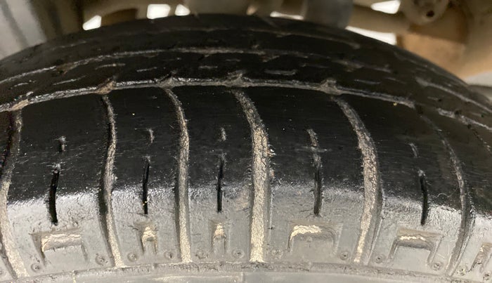 2013 Maruti Alto 800 LXI, Petrol, Manual, 58,367 km, Right Rear Tyre Tread