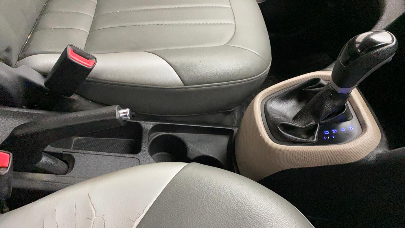 2016 Hyundai Grand i10 ASTA (O) AT 1.2 KAPPA VTVT, Petrol, Automatic, 1,31,017 km, Gear Lever