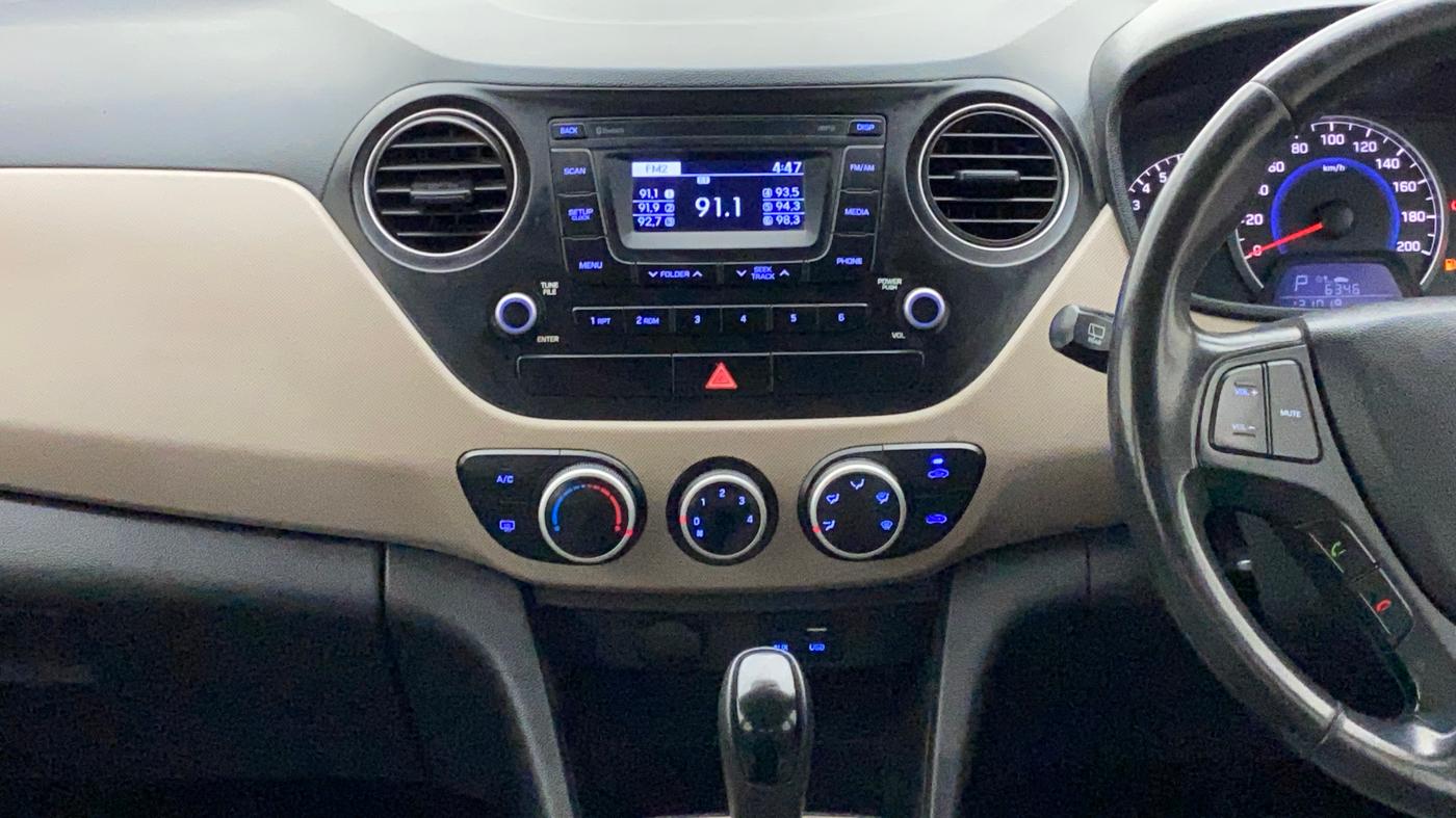 2016 Hyundai Grand i10 ASTA (O) AT 1.2 KAPPA VTVT, Petrol, Automatic, 1,31,017 km, Air Conditioner