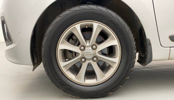 2016 Hyundai Grand i10 ASTA (O) AT 1.2 KAPPA VTVT, Petrol, Automatic, 1,31,017 km, Left Front Wheel