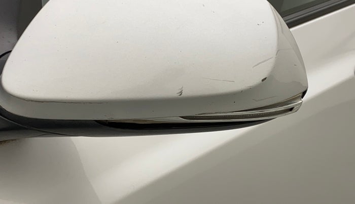 2016 Hyundai Grand i10 ASTA (O) AT 1.2 KAPPA VTVT, Petrol, Automatic, 1,31,017 km, Left rear-view mirror - Indicator light has minor damage
