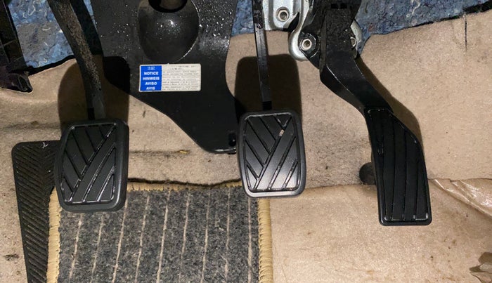 2018 Maruti Ciaz SIGMA 1.5 SHVS MT  PETROL, Petrol, Manual, 31,758 km, Pedals