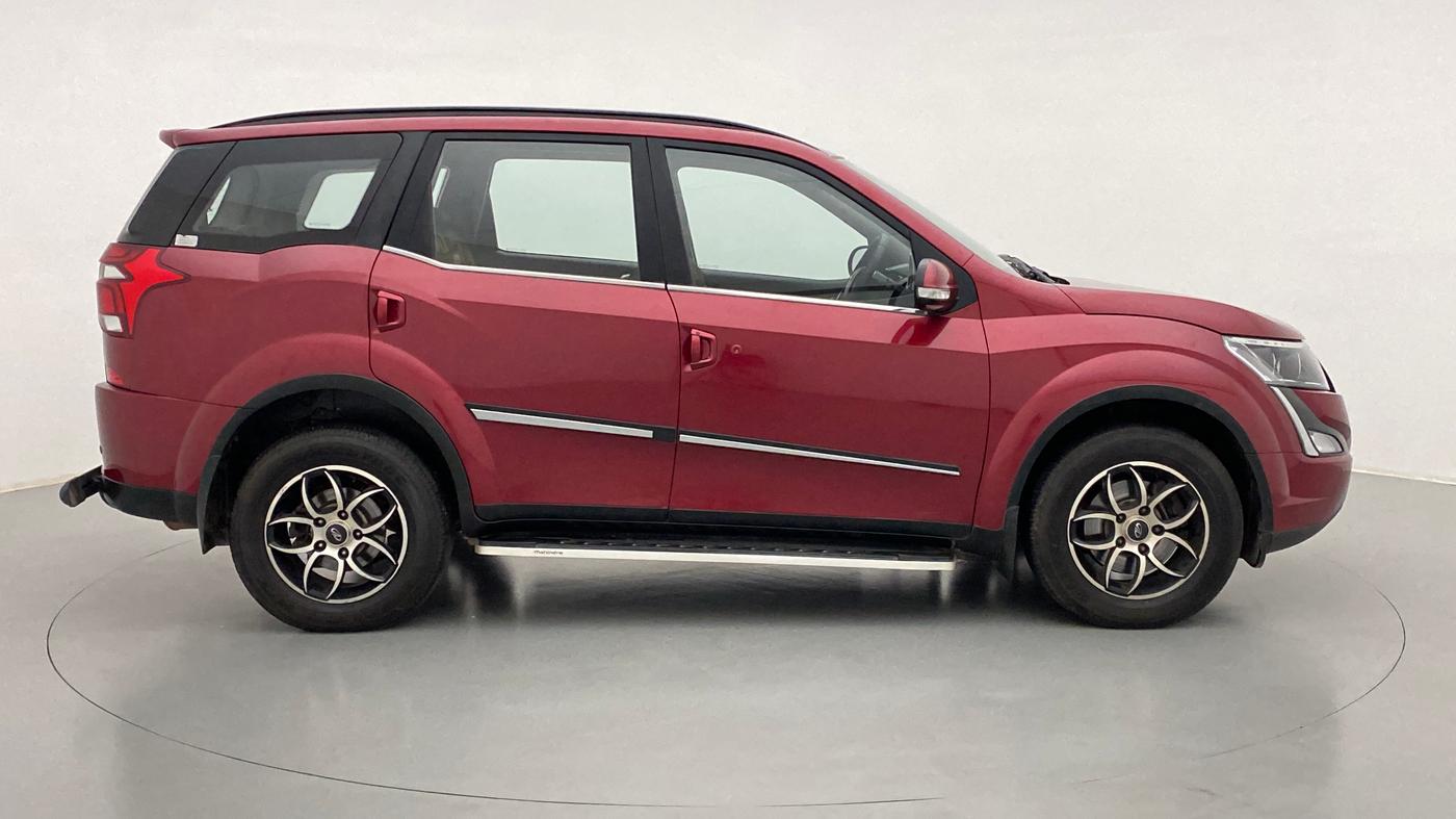 2018 Mahindra XUV500 W7 FWD, Diesel, Manual, 51,431 km, Right Side View