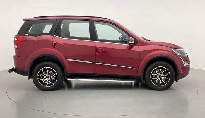2018 Mahindra XUV500 W7 FWD, Diesel, Manual, 51,431 km, Right Side View
