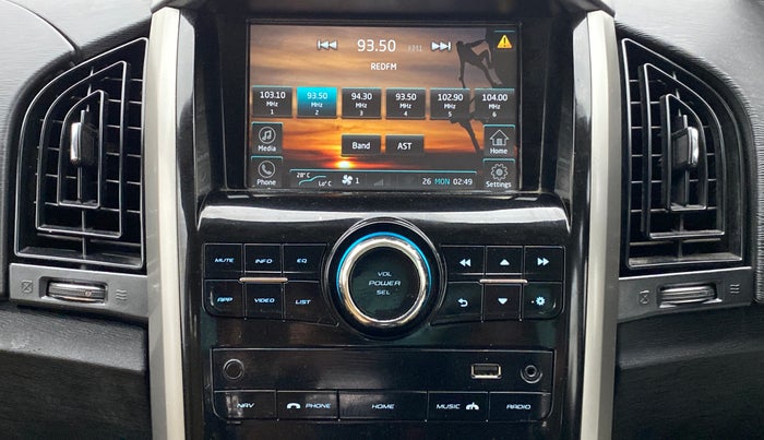 2018 Mahindra XUV500 W7 FWD, Diesel, Manual, 51,431 km, Infotainment System