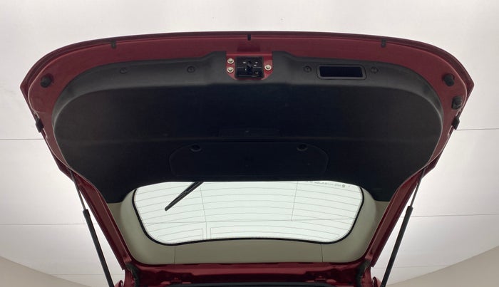 2018 Mahindra XUV500 W7 FWD, Diesel, Manual, 51,431 km, Boot Door Open