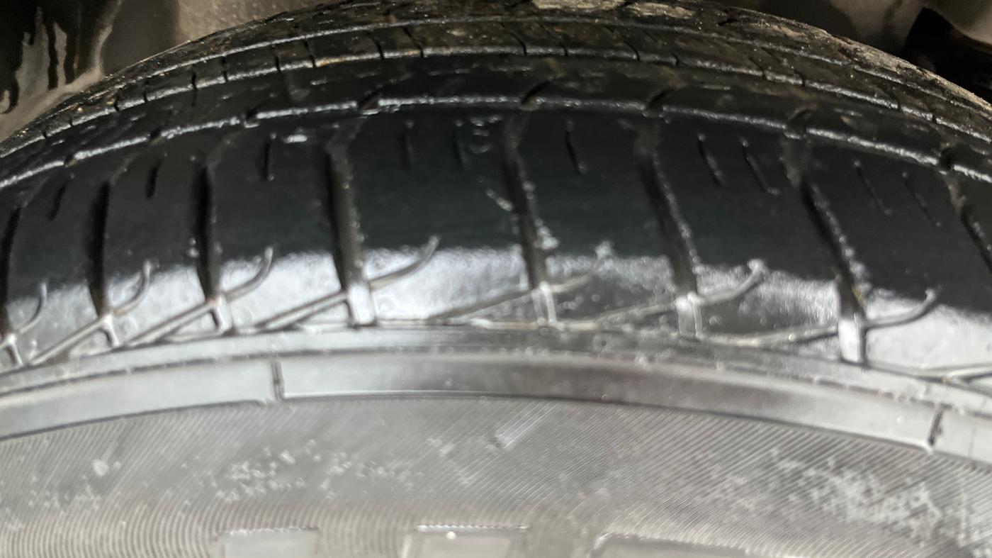 2021 Mahindra BOLERO NEO N 10, Diesel, Manual, 47,524 km, Right Front Tyre Tread
