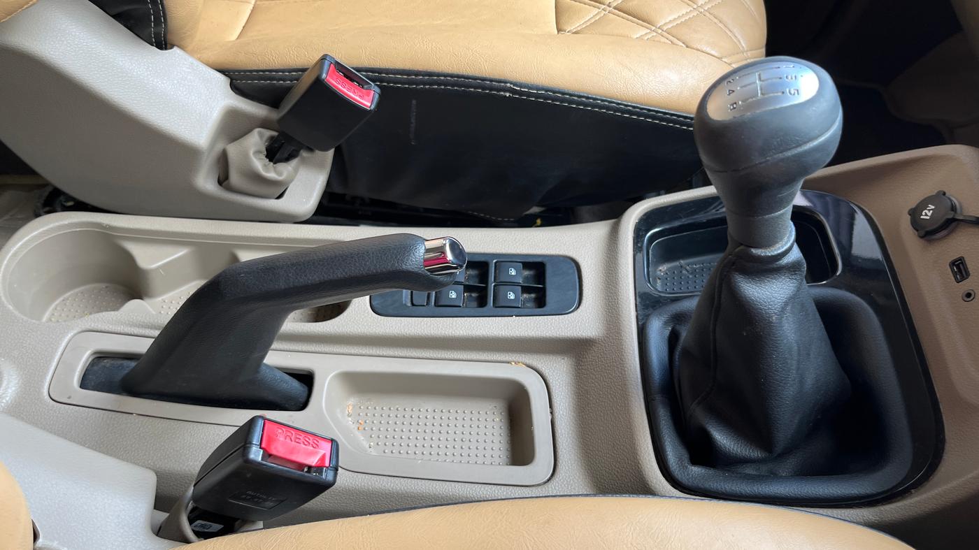 2021 Mahindra BOLERO NEO N 10, Diesel, Manual, 47,524 km, Gear Lever