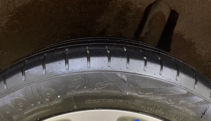 2016 Maruti Baleno ZETA CVT PETROL 1.2, Petrol, Automatic, 79,233 km, Left Rear Tyre Tread