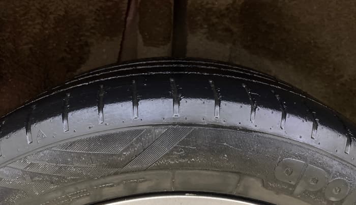 2016 Maruti Baleno ZETA CVT PETROL 1.2, Petrol, Automatic, 79,233 km, Right Rear Tyre Tread