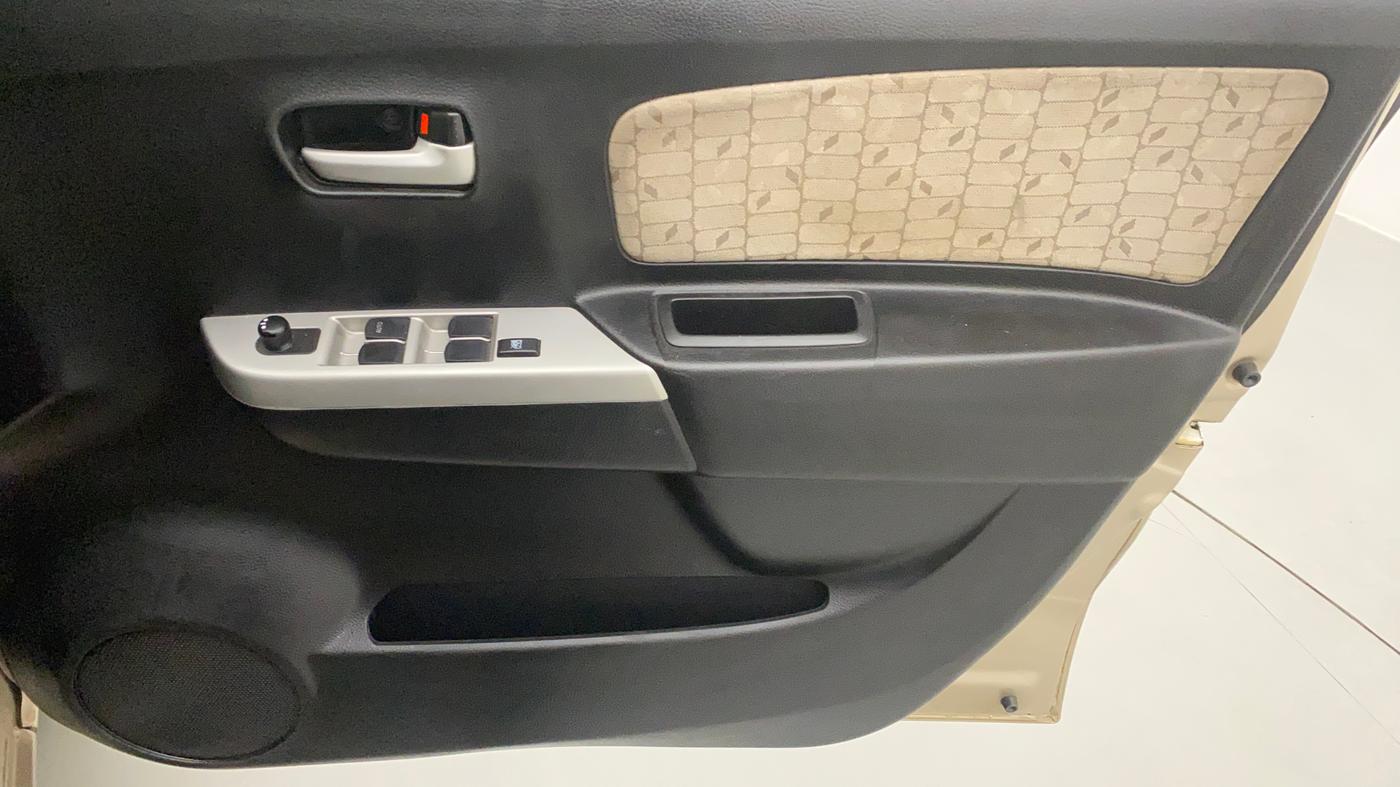 2013 Maruti Wagon R 1.0 VXI, Petrol, Manual, 25,596 km, Driver Side Door Panels Control