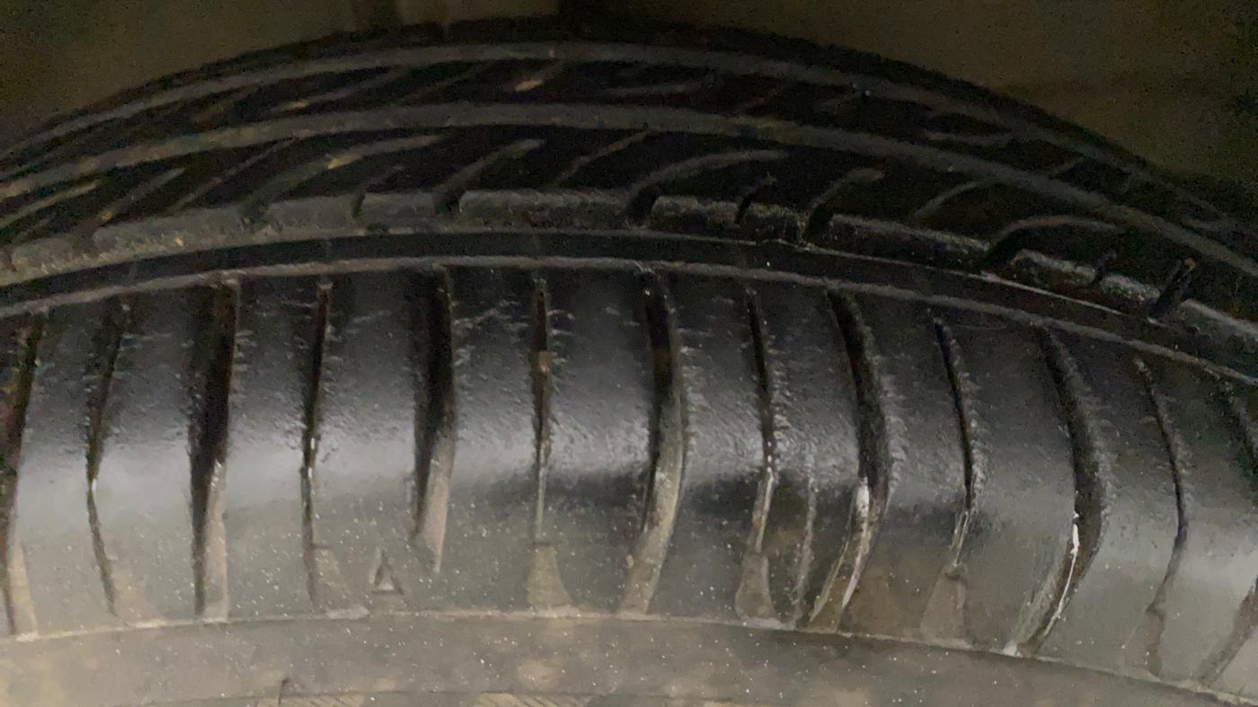 2013 Maruti Wagon R 1.0 VXI, Petrol, Manual, 25,596 km, Right Front Tyre Tread