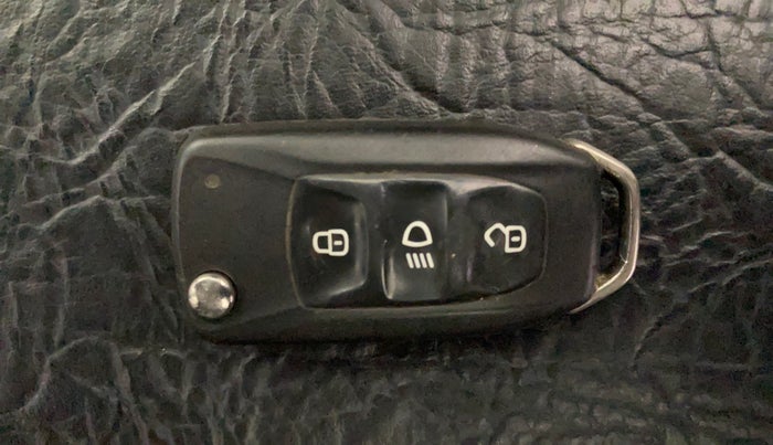 2020 Tata Tiago XZ PETROL, Petrol, Manual, 76,993 km, Key Close Up