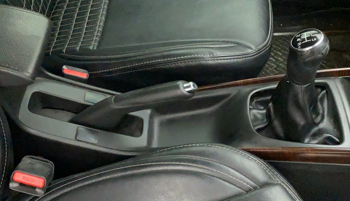 2017 Maruti Baleno ZETA PETROL 1.2, Petrol, Manual, 1,15,870 km, Gear Lever