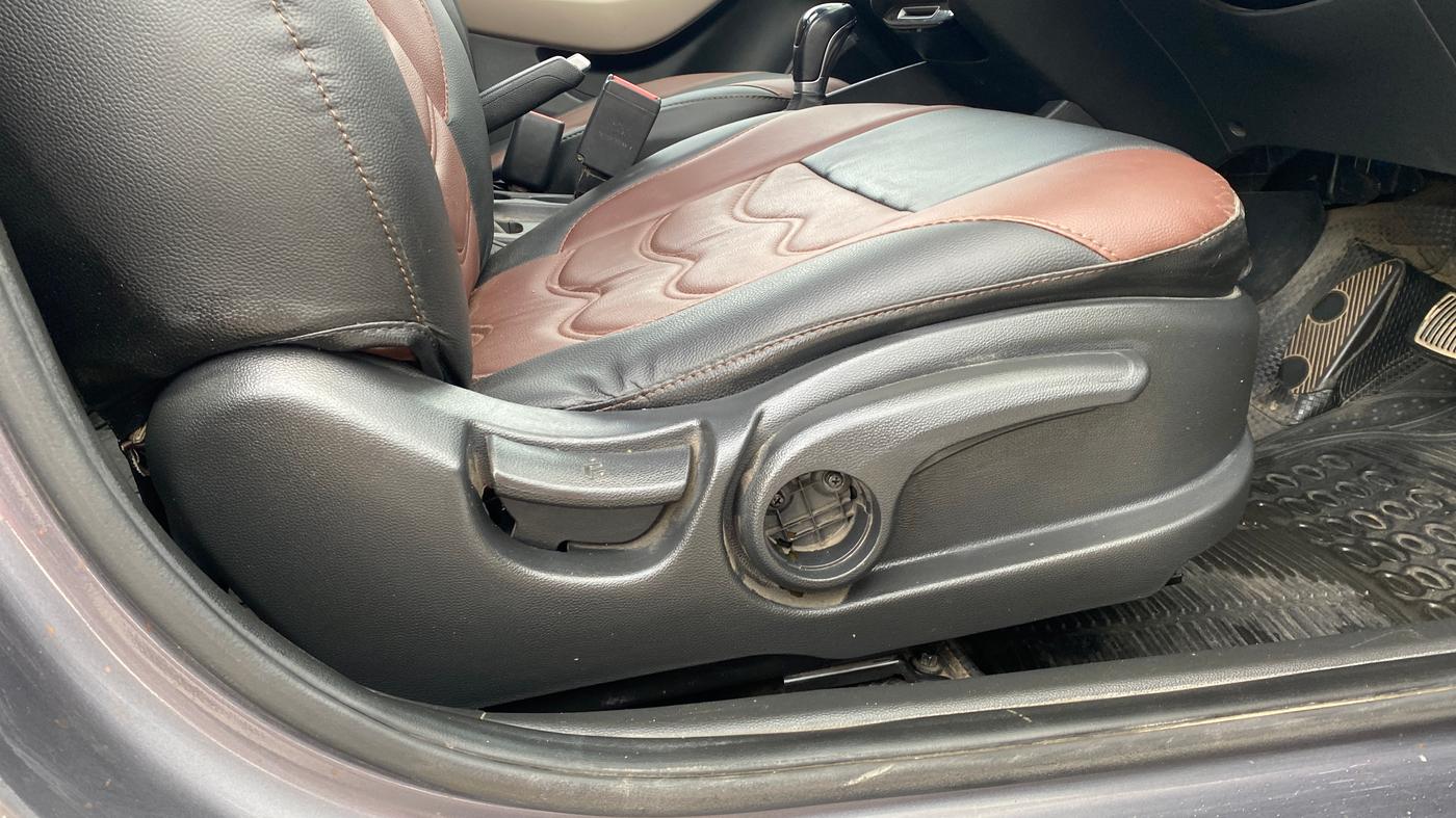 2019 Hyundai Elite i20 ASTA (O) CVT, Petrol, Automatic, 57,689 km, Driver Side Adjustment Panel
