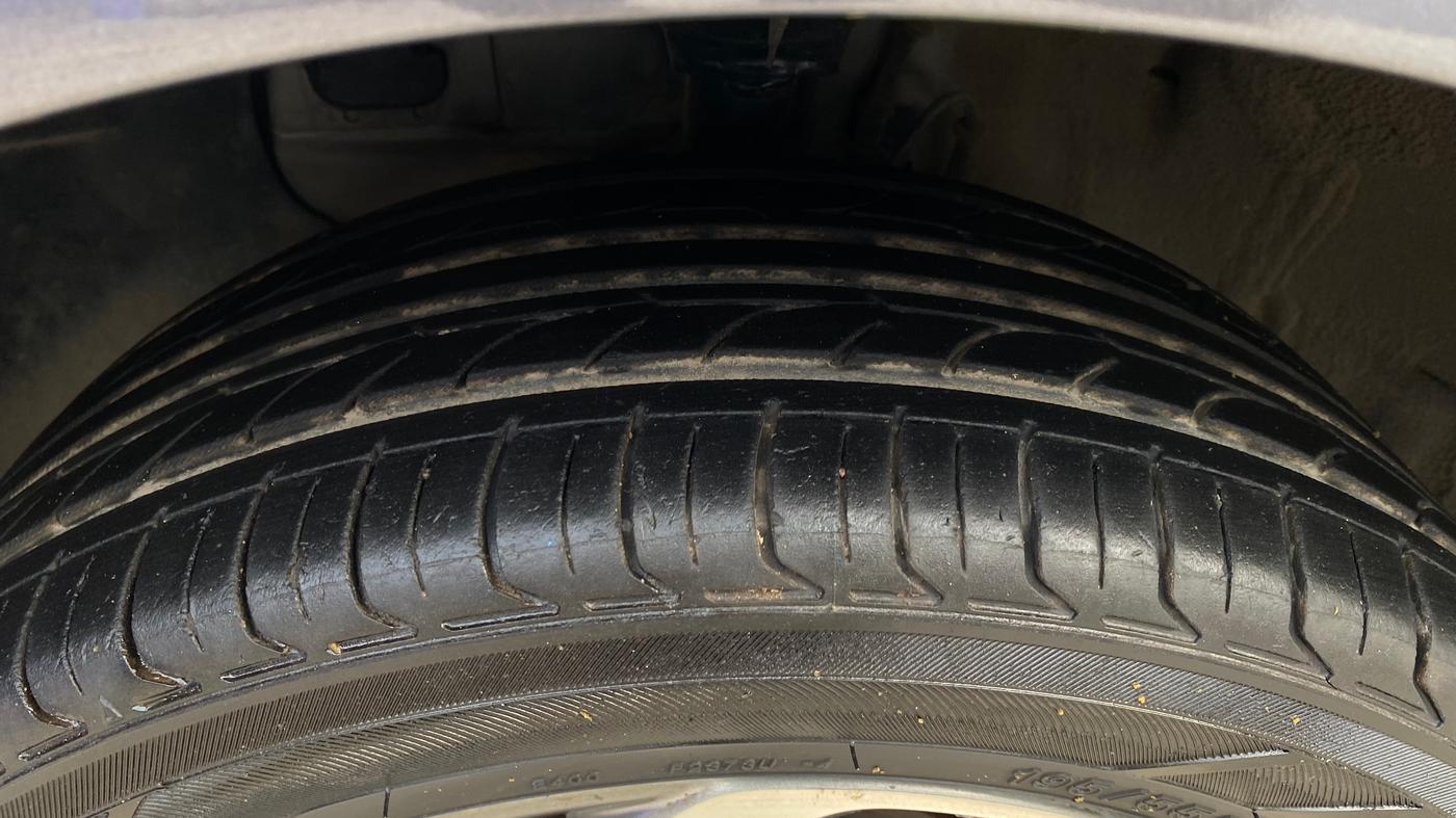 2019 Hyundai Elite i20 ASTA (O) CVT, Petrol, Automatic, 57,689 km, Left Front Tyre Tread