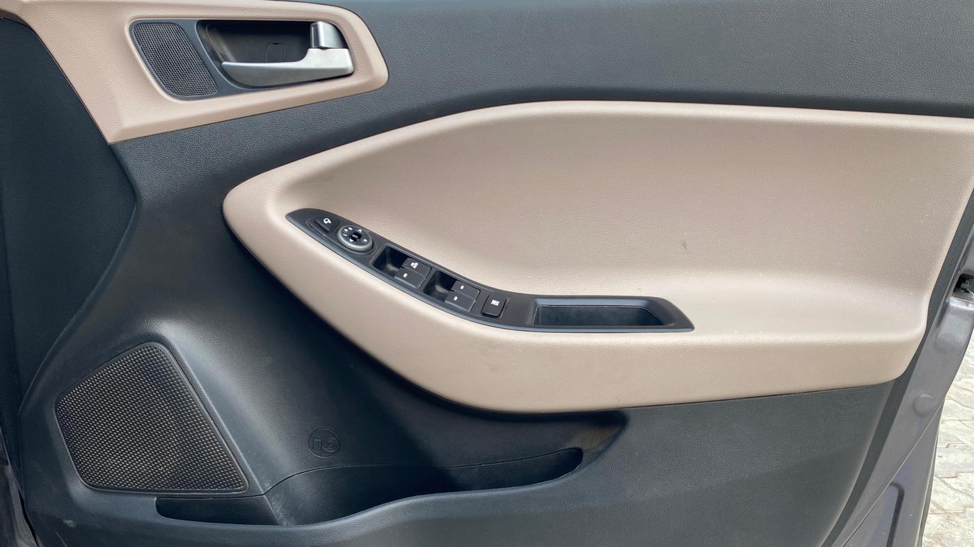 2019 Hyundai Elite i20 ASTA (O) CVT, Petrol, Automatic, 57,689 km, Driver Side Door Panels Control