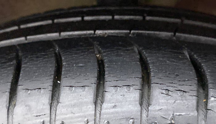 2019 Hyundai NEW SANTRO 1.1 SPORTZ MT CNG, CNG, Manual, 21,352 km, Right Rear Tyre Tread